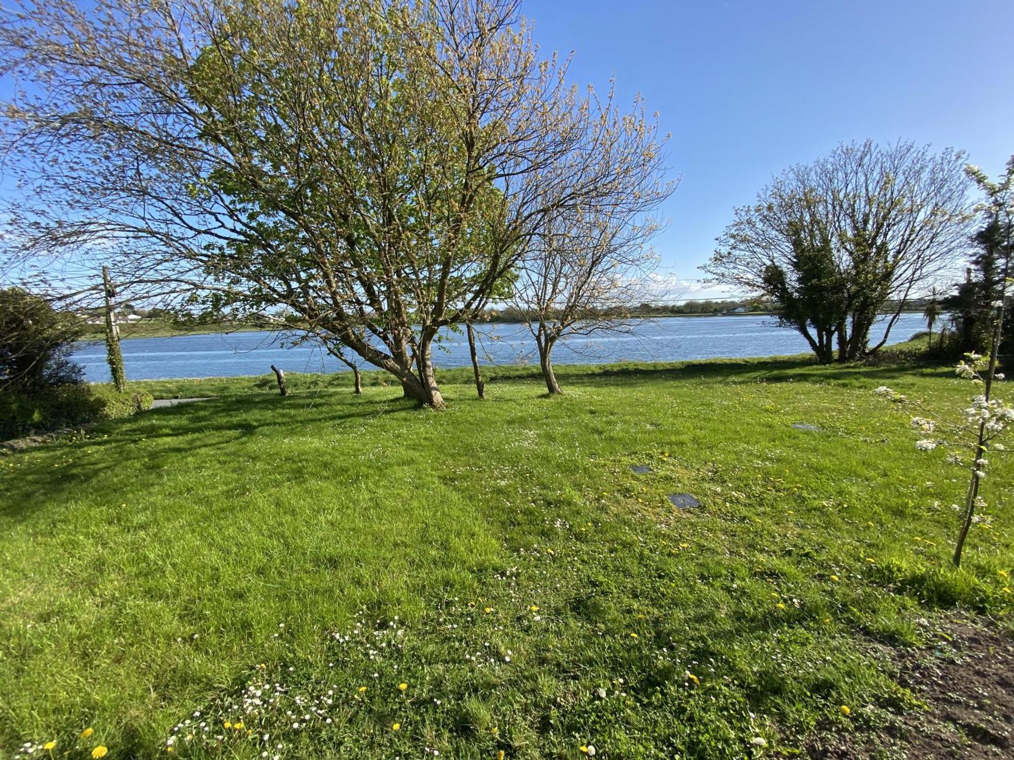 The Cosy Studio By The Shore Galway Exterior photo